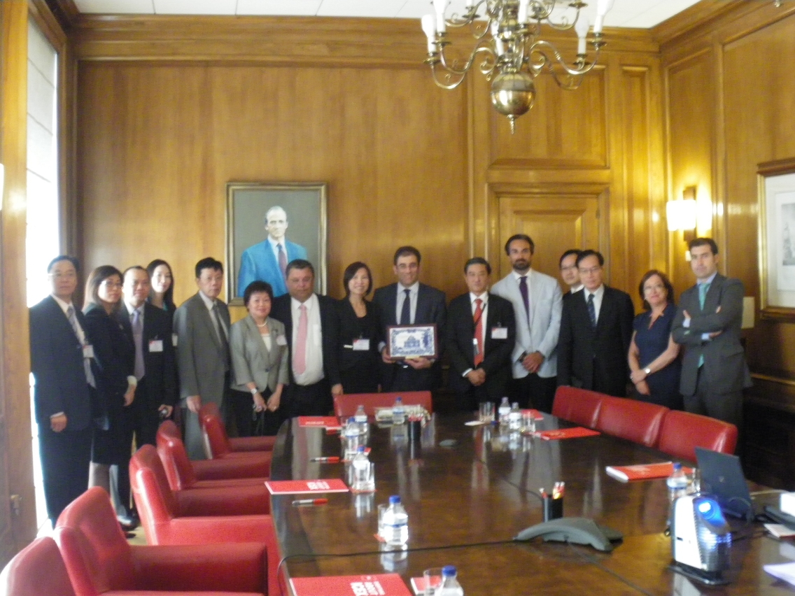 Visita da Delegação Empresarial de Macau ao Instituto Español de Comercio Exterior (ICEX), apresentação do Sr. Jaime Montalvo, Director Geral.