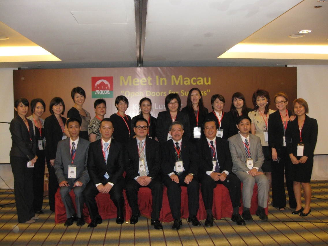 Group photo with Macau Travel Industry Partners in Malaysia