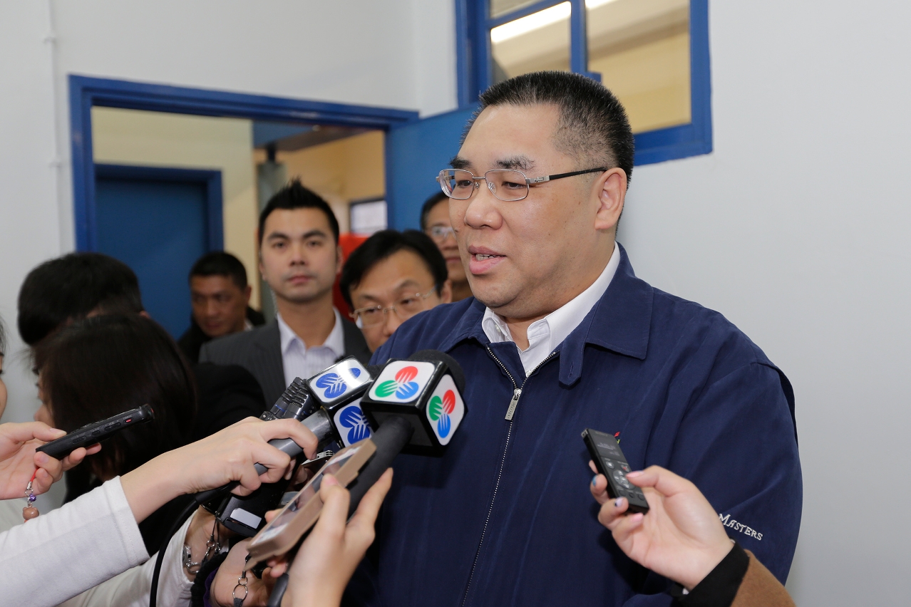 Chefe do Executivo, Chui Sai On, fala à comunicação social sobre o Plano de Ordenamento da Zona Norte da Taipa