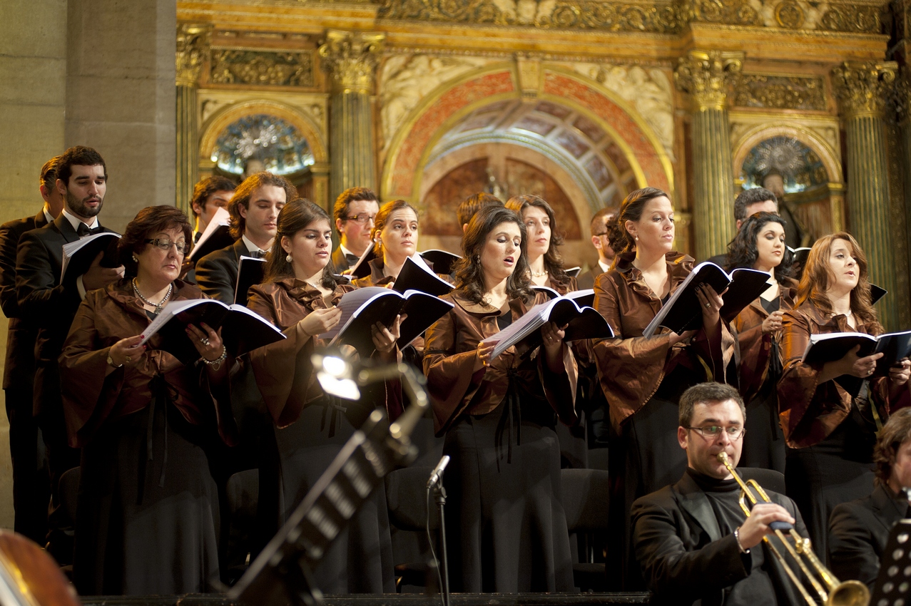 O Coro Gulbenkian, reconhecido pelo seu repertório vasto, efectuou digressões em todo o mundo.