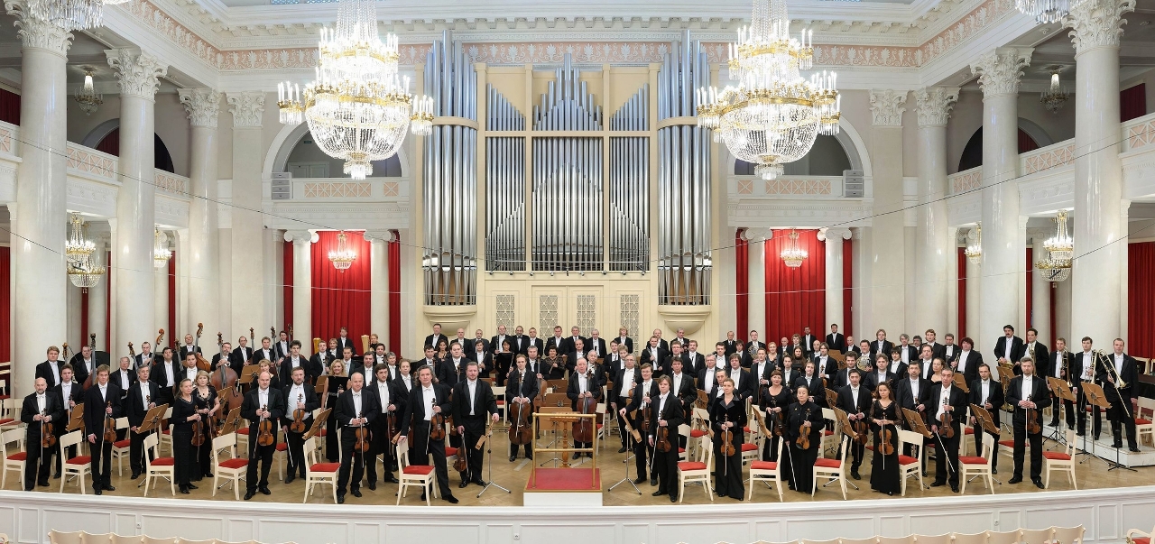 O Coro Gulbenkian, reconhecido pelo seu repertório vasto, efectuou digressões em todo o mundo.