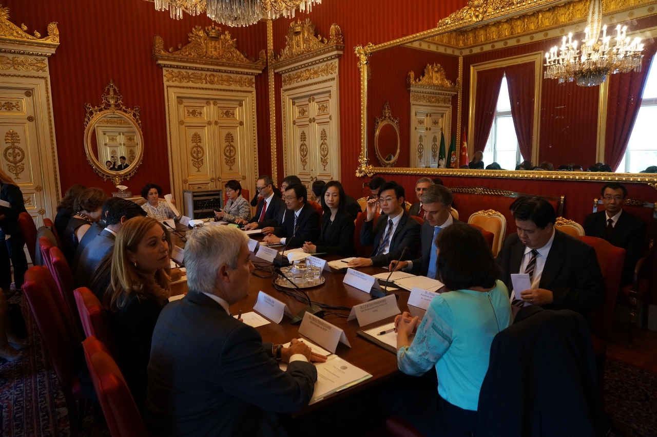 A segunda reunião da Comissão Mista Macau-Portugal realizou-se a 26 de Setembro de 2013 em Lisboa.