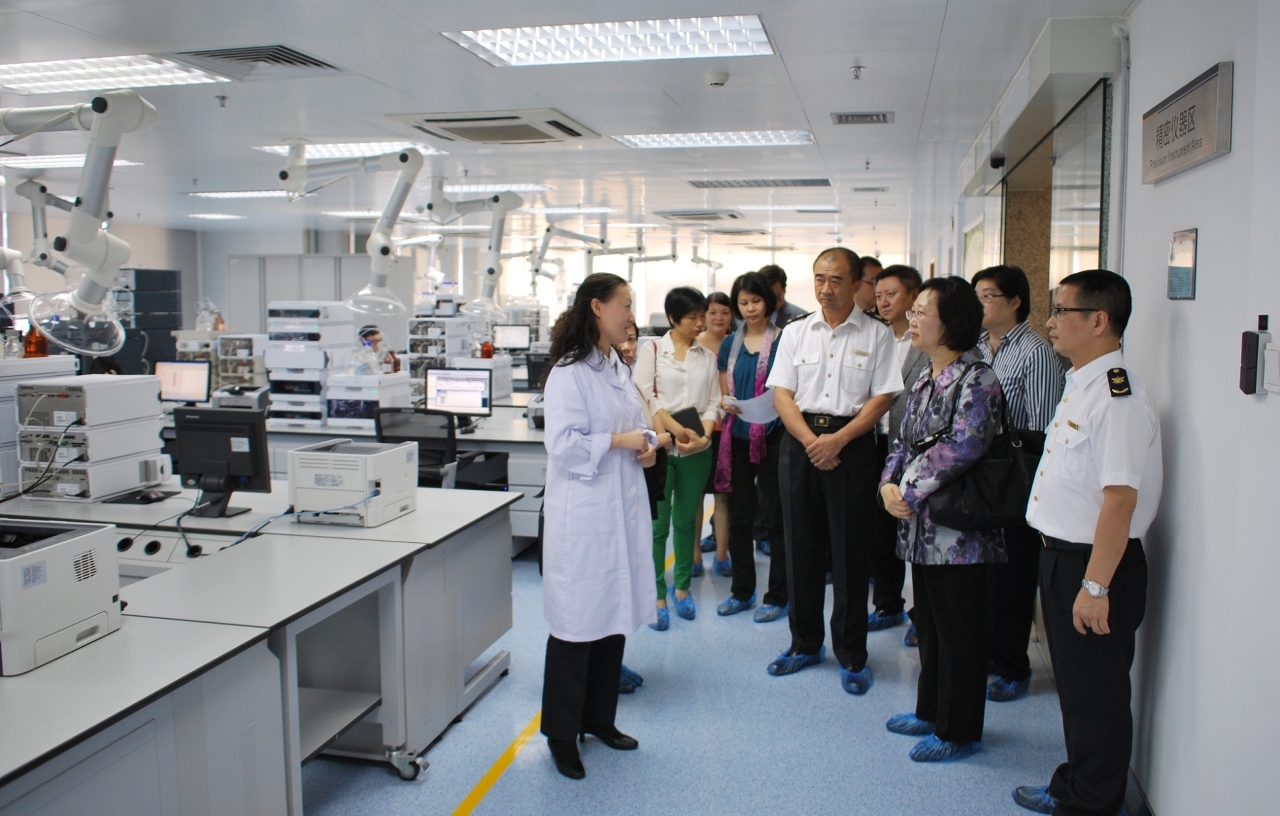 Visita ao Animal Inspection and Quarantine Laboratory of Shenzhen Entry-Exit Inspection and Quarantine Bureau