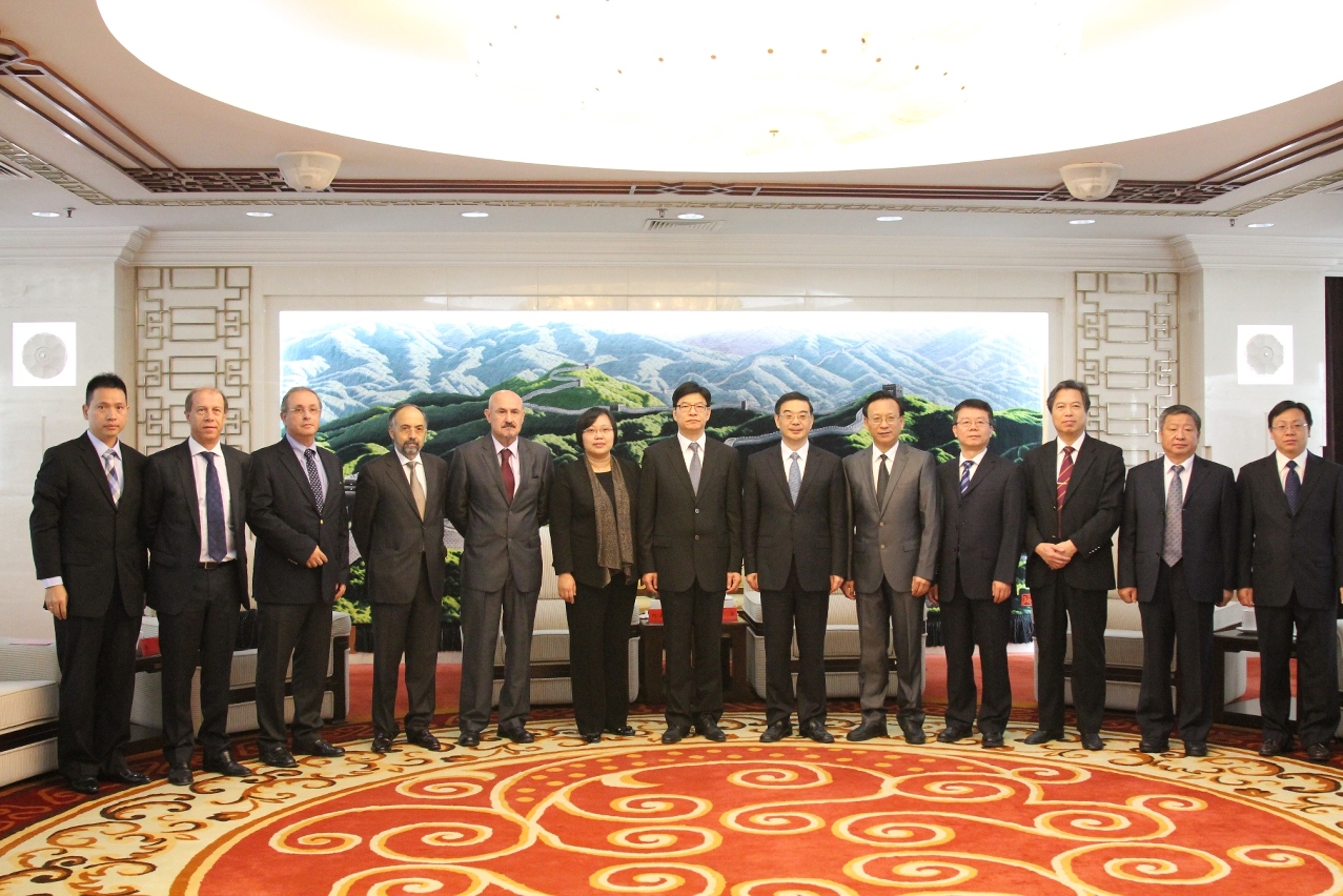 Encontro com o Presidente do Supremo Tribunal Popular Zhou Qiang