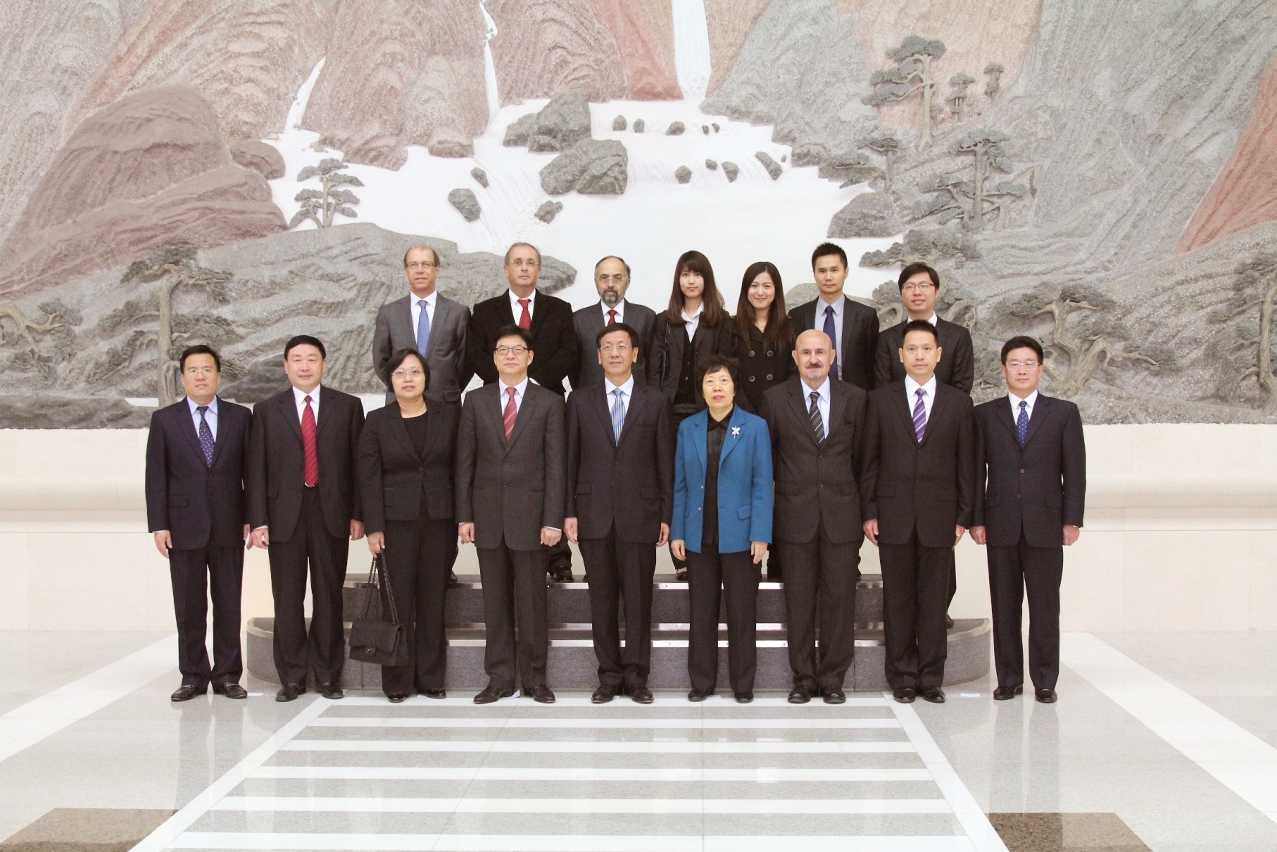 A delegação de Macau visitou o Procurador-Geral da Suprema Procuradoria Popular Cao Jianming