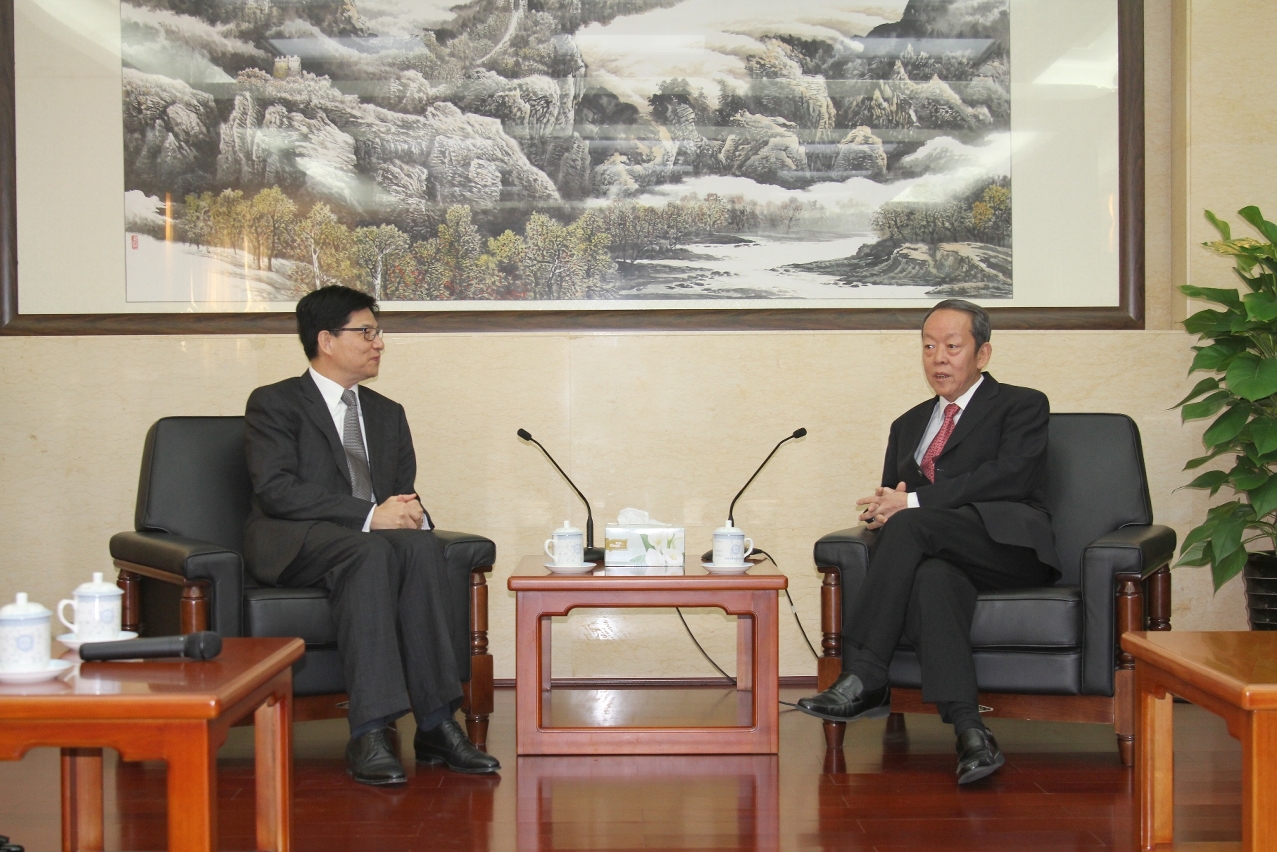 Encontro com o Chefe do Gabinete para os Assuntos de Hong Kong e Macau do Conselho do Estado Wang Guangya
