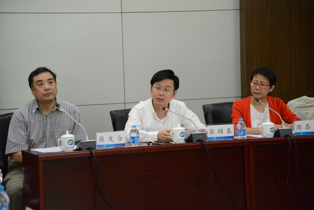 O director da DSPA, Cheong Sio Kei, usou da palavra na conferência