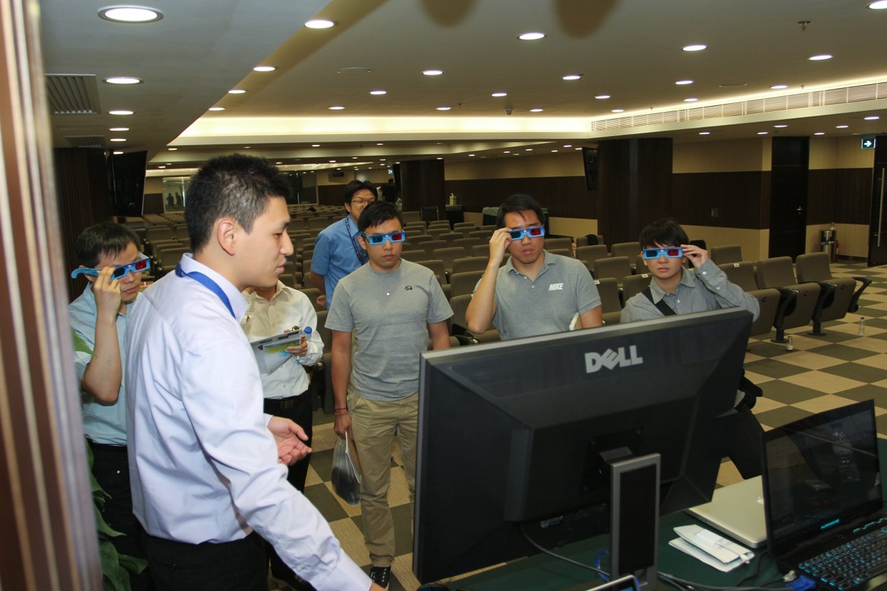 O trabalhador da DSCC apresentou a introdução ao Sistema de Informação da Cidade Digital de Macau 3D