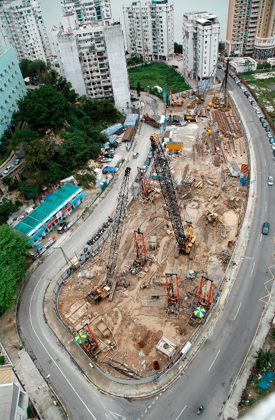 Arrancou com a construção de habitação pública na Estrada Nordeste da Taipa