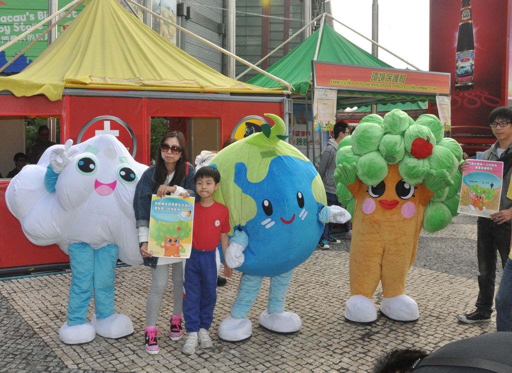 A DSPA organiza o “Plano para Redução de Resíduos durante o Festival de Gastronomia: Passeio com o Sr. Planeta, Sra. Árvore e Mano Nuvem”, dando aos alunos uma aula ambiental divertida