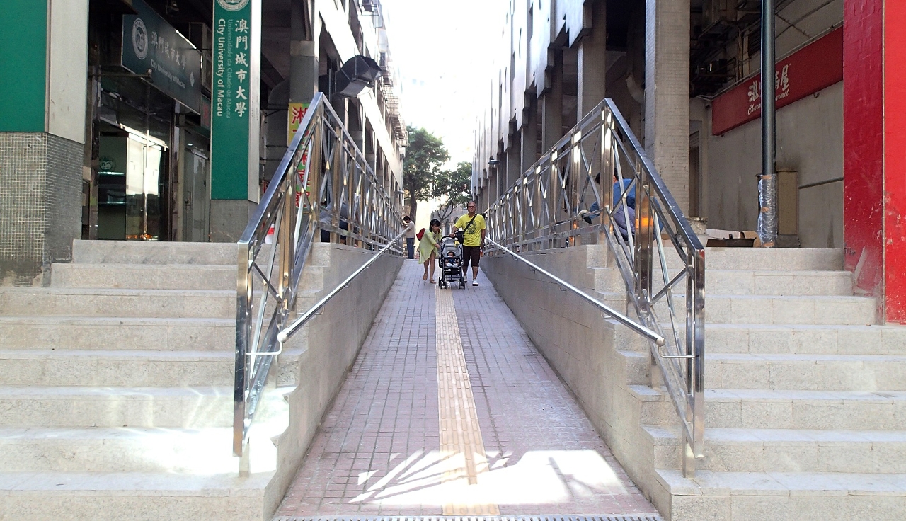 Suprimento de barreiras arquitectónicas das ramificações internas após a realização da obra de reordenamento