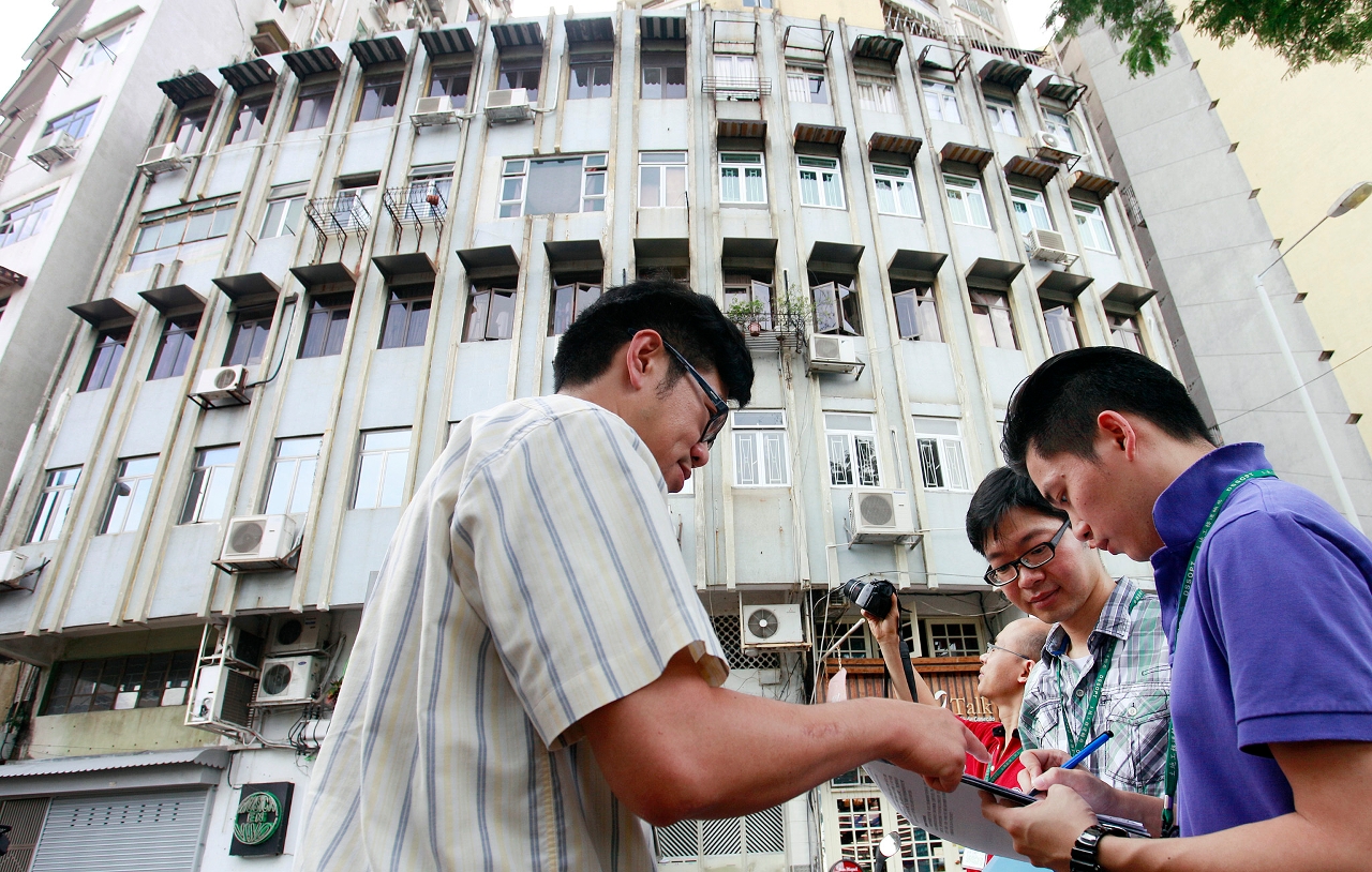 Inspecção realizada pelo pessoal da DSSOPT quanto ao ponto de situação exterior do edifício.