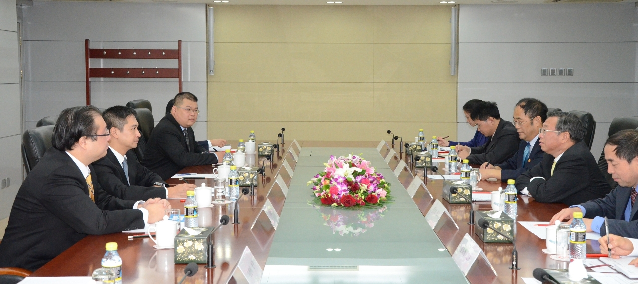 Encontro de Ho Veng On com o Auditor Geral do Gabinete de Auditoria Nacional Liu Jiayi
