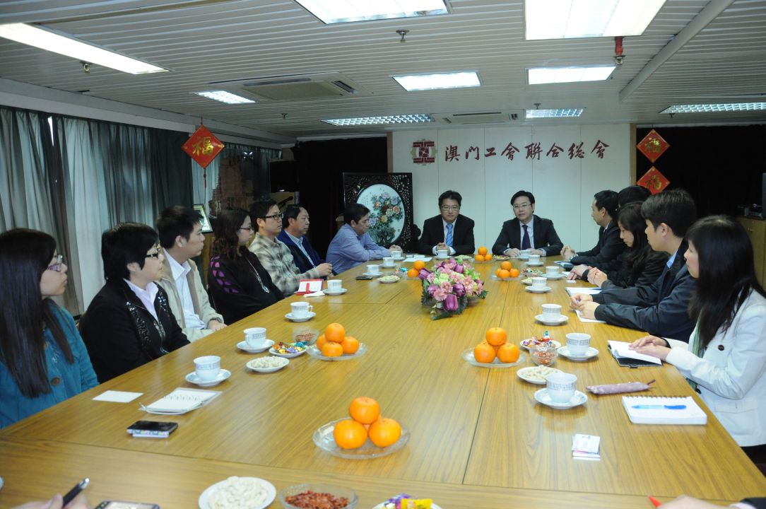 Elementos da DSPA e da FAOM trocaram opiniões sobre a prestação dos serviços de remoção e limpeza de resíduos.