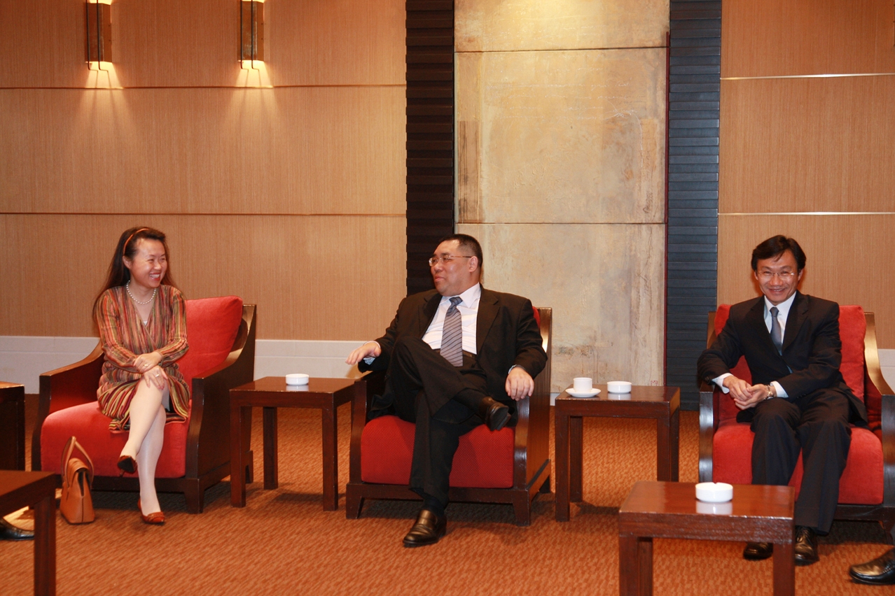 Chui Sai On meets with Commissioner for Tourism of the Hong Kong SAR Government, Au King-chi