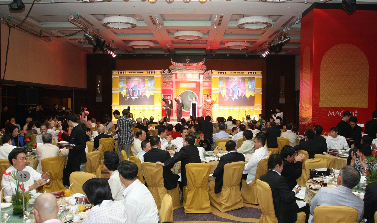 Leaders and businessmen of Chinese communities in the Philippines at the dinner