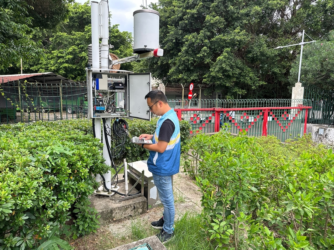 氣象局儀器專業人員持續巡查各區氣象站