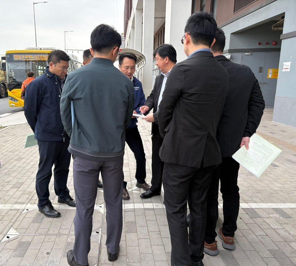 O Secretário para os Transportes e Obras Públicas, juntamente com os serviços competentes da sua tutela, deslocaram-se, mais uma vez, à Zona A dos Novos Aterros-2